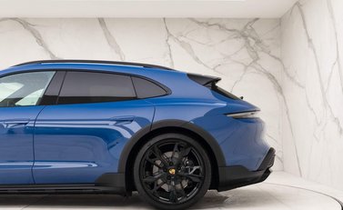 Porsche Taycan 4 CROSS TURISMO 24