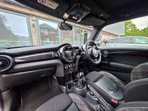 Mini Hatch 2.0 Cooper S Sport 3dr 6