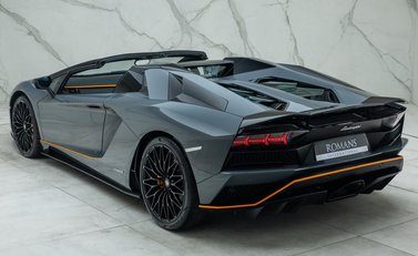 Lamborghini Aventador S LP 740-4 ROADSTER 15