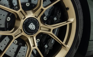 Porsche 911 GT3 TOURING (992) 32