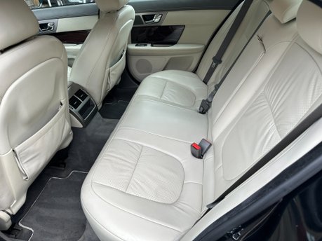 Jaguar XF 3.0D V6 S PORTFOLIO 4Dr AUTOMATIC 22