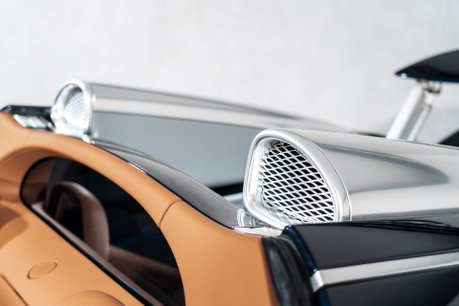 Bugatti Veyron GRAND SPORT. FRESH SERVICE. EX BUGATTI DISPLAY CAR. OUTSTANDING PROVENANCE 44