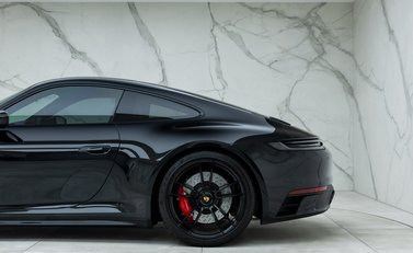 Porsche 911 Carrera GTS (992) 29