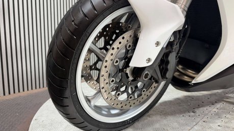 Honda VFR1200F 2010 VFR 1200 ONLY 22K LONG MOT SPORTS TOURER 1200CC 27