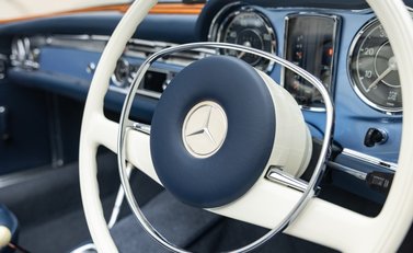 Mercedes-Benz 280 SL W113 Pagoda 30