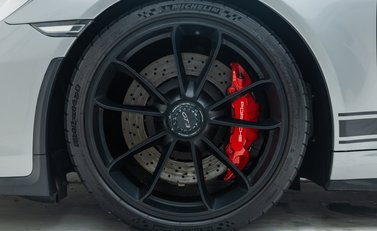 Porsche 911 GT3 (991.2) 25