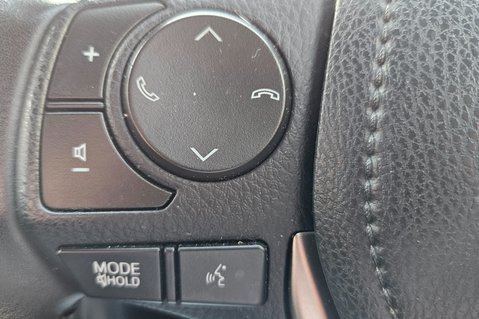 Toyota Rav 4 D-4D BUSINESS EDITION LOOK! 37000 MILES! 1 OWNER! SAT NAVIGATION 20