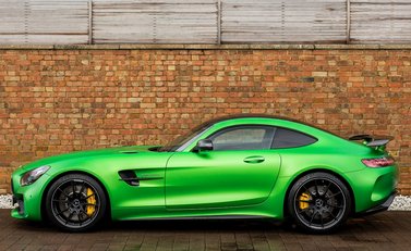 Mercedes-Benz AMG GT R 2