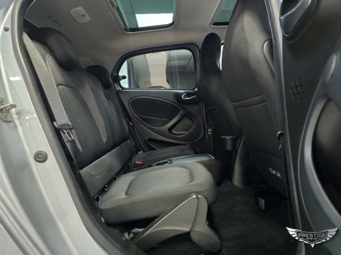 Smart Forfour 17.6kWh Premium Auto 5dr (22kW Charger) 59