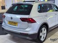Volkswagen Tiguan 2.0 TDI SEL DSG Euro 6 (s/s) 5dr 24
