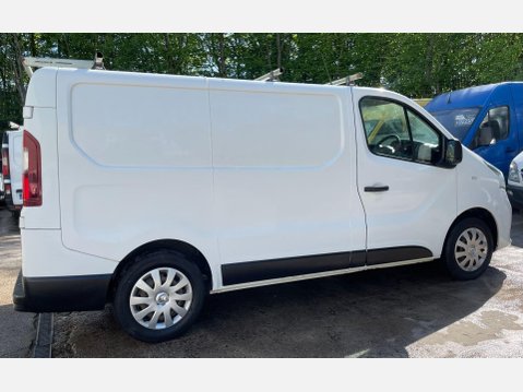 Renault Trafic 1.6 dCi 27 Business+ Panel Van 5dr Diesel Manual SWB Standard Roof Euro 5 ( 8
