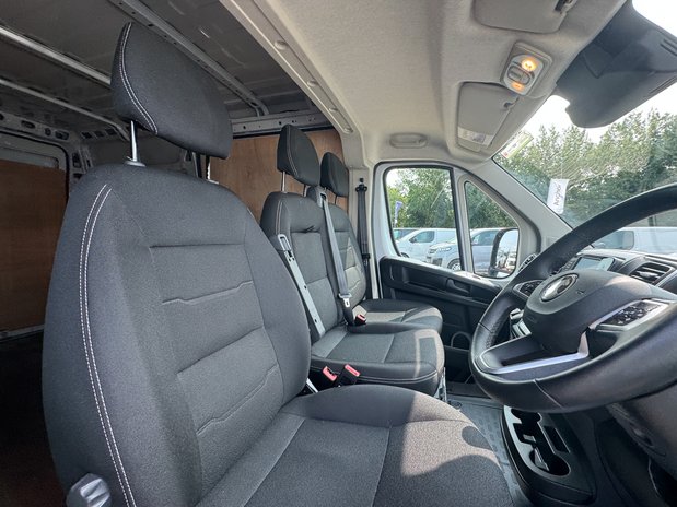Vauxhall Movano MWB L2H2 Medium Roof Prime Air Con Ply Lined Sensors EURO 6 14