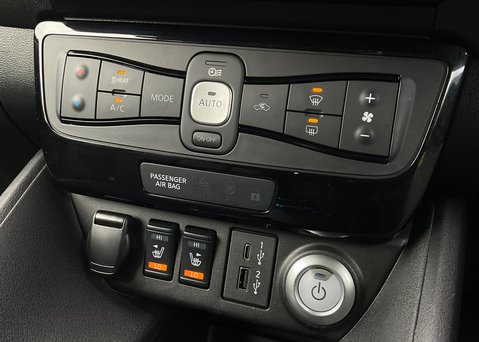 Nissan LEAF TEKNA 21