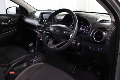 Hyundai KONA SE 5