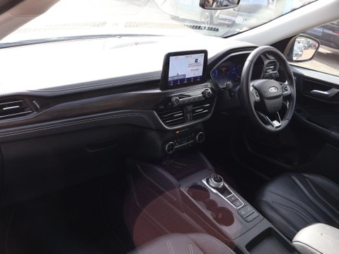 Ford Kuga 2.5h Duratec Vignale CVT Euro 6 (s/s) 5dr 11