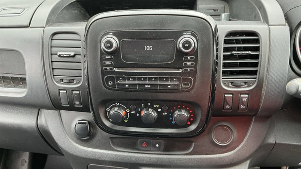 Vauxhall Vivaro SWB L1H1 Low Roof Sportive 282 Air Con Alloys Sensors EURO 6 NO VAT 11