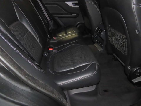 Jaguar F-Pace 2.0 D240 R-Sport SUV 5dr Diesel Auto AWD Euro 6 (s/s) (240 ps) 8
