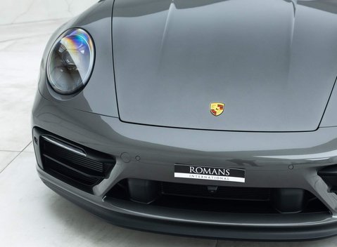 Porsche 911 Carrera GTS (992) 31