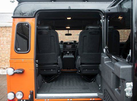 Land Rover Defender 90 Adventure 29