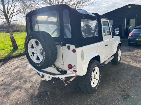 Land Rover Defender 90 TD 16