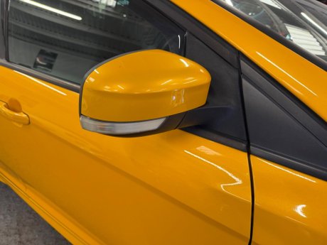 Ford Focus 2.0T EcoBoost ST-3 Euro 5 (s/s) 5dr 30