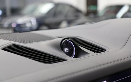 Porsche Cayenne V6 e-Hybrid - Pan Roof, Air Suspension, Head Up Display 17