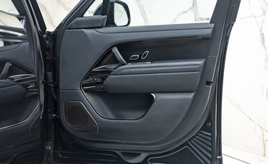 Land Rover Range Rover P615 SV 47