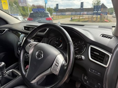 Nissan Qashqai 1.6 dCi Tekna 4WD Euro 6 (s/s) 5dr 11