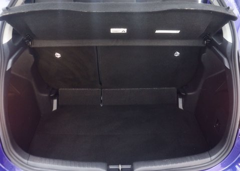 Toyota Yaris 1.5 Yaris Design HEV CVT 5dr 49