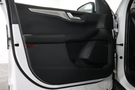 Ford Kuga TITANIUM FIRST EDITION 44