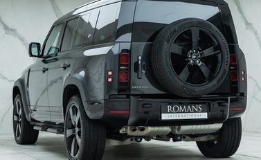 Land Rover Defender 110 D300 X-Dynamic HSE 7