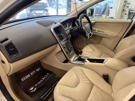 Volvo XC60 2.4 D4 SE Lux AWD Euro 5 (s/s) 5dr 32