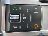 Land Rover Discovery D300 Commercial Dynamic HSE 36