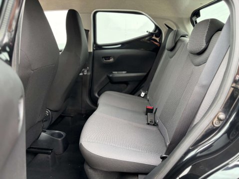 Toyota Aygo 1.0 Aygo X-Play TSS VVT-i CVT 5dr 49