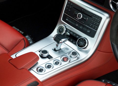 Mercedes-Benz SLS AMG 19