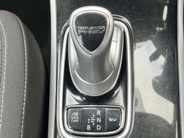 Mitsubishi Outlander 2.4 Outlander Design PHEV CVT 4WD 5dr 55