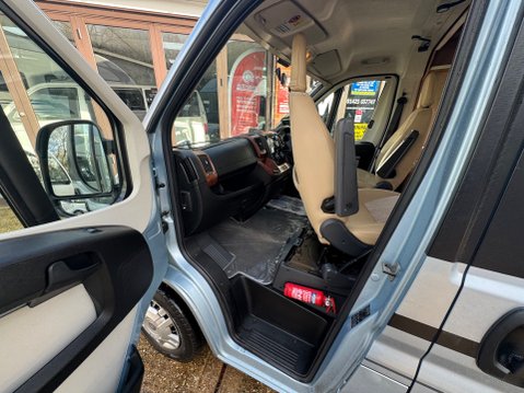 Autocruise Tempo BIG SPEC 2 BERTH HIGH TOP A MUST SEE 5