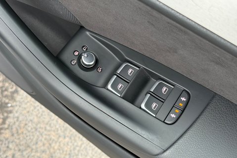 Audi Q3 TDI QUATTRO S LINE PLUS -AUTOMATIC -PAN ROOF -REAR CAMERA -HIGH BEAM ASSIST 36
