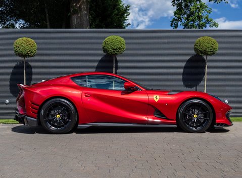 Ferrari 812 Competizione 3