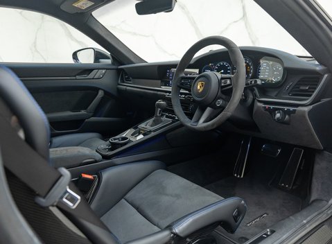 Porsche 911 GT3 (992) 13