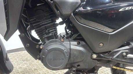 Honda CB 2021 17k NEW MOT GREAT CONDITION 125CC LEARNER BIKE CBF125 45