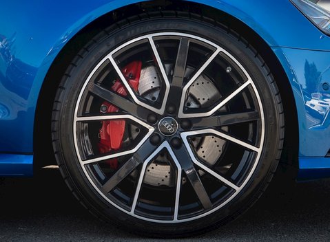 Audi RS6 Avant Performance 10