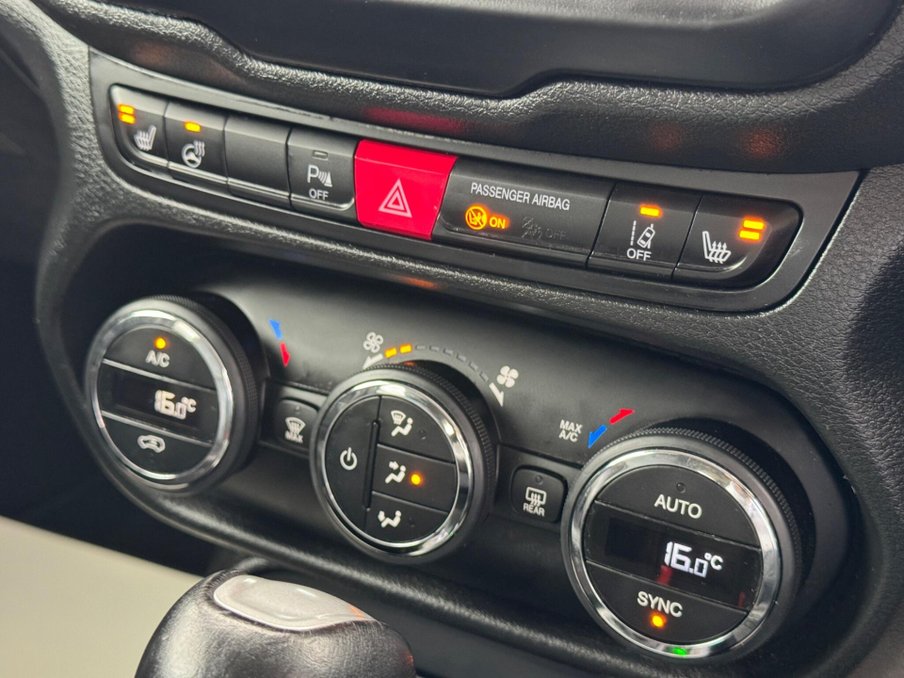 2016 Jeep Renegade — image 22