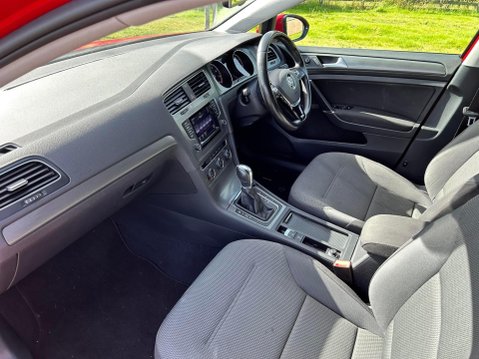 Volkswagen Golf SE TSI BLUEMOTION TECHNOLOGY DSG 10