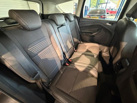 Ford Kuga 2.0 TDCi Titanium Euro 6 (s/s) 5dr 35