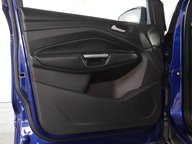 Ford Kuga ST-LINE X 44