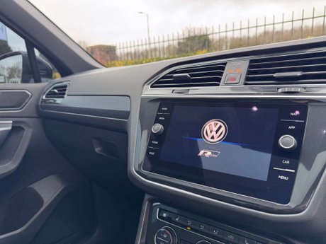 Volkswagen Tiguan 2.0 Tiguan R-Line TDI BlueMotion Technology 4Motion Semi-Auto 4WD 5dr 35