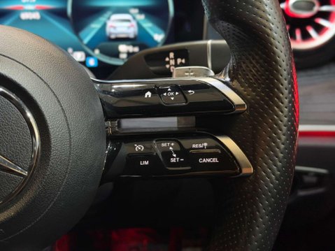 Mercedes-Benz E Class 2.0 E300de 13.5kWh AMG Line Saloon 4dr Diesel Plug-in Hybrid G-Tronic+ Euro 30