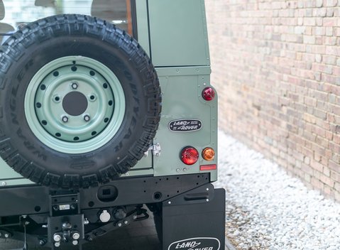 Land Rover Defender 90 Heritage Hard Top 18