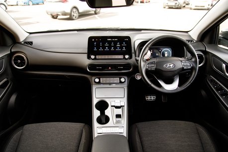 Hyundai KONA PREMIUM